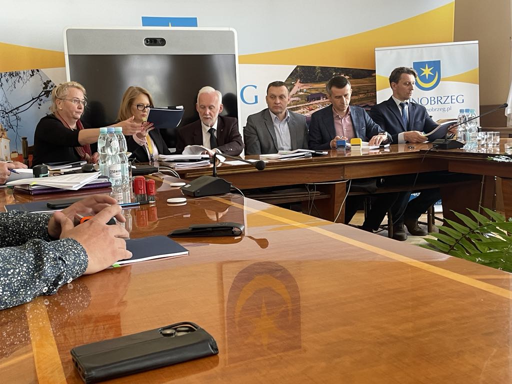 Umowy z wykonawcami zadania „Budowa i modernizacja infrastruktury drogowej na terenie miasta Tarnobrzega” podpisane. Niebawem ruszą prace.